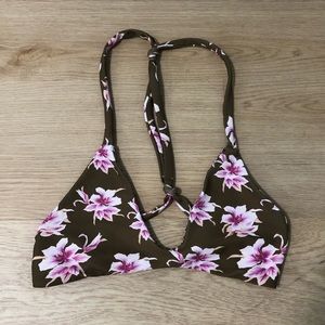 Acacia Capsule Aloha Top